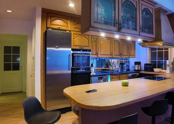 Arctic Luxe Retreat Villa *